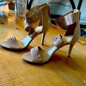 Jessica Simpson nude high heel